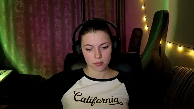 CutieAnny online show from 03-13-26, 06:02