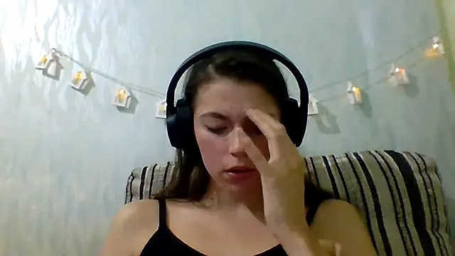 Snapshot of CutieAnny chatting on 09-09-25, 04:55 CutieAnny online show from 09-09-25, 04:55