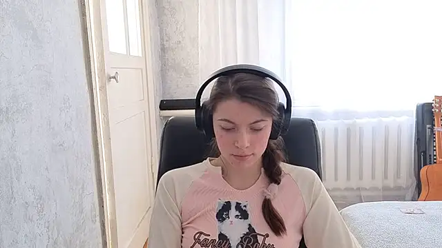 CutieAnny online show from 11-04-25, 04:38