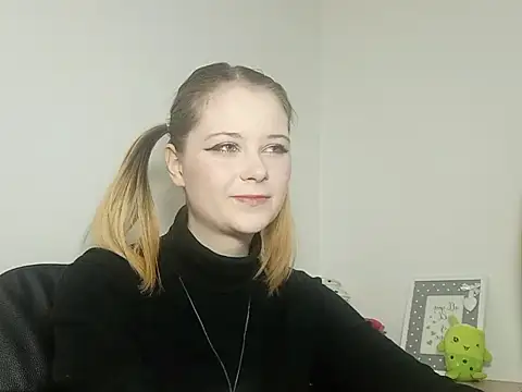 LydiaYoung online show from 10-02-25, 06:11