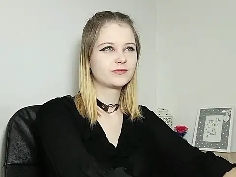 LydiaYoung online show from 09-17-25, 06:10