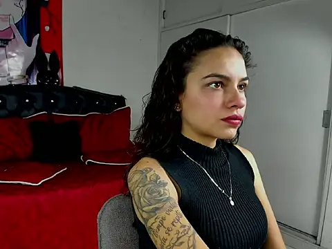 Skylovershot online show from 02-05-26, 04:25