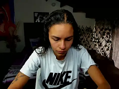 Skylovershot online show from 12-02-25, 01:35