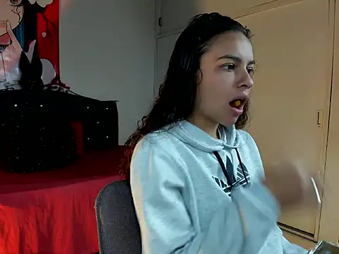 Skylovershot online show from 02-24-26, 03:24