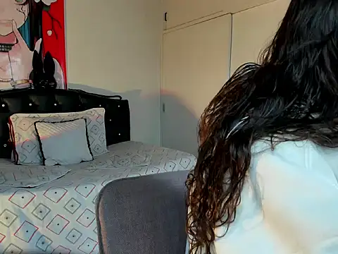 Skylovershot online show from 02-14-26, 01:44