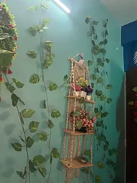 V-Hot-Sweti online show from 04-15-26, 04:44