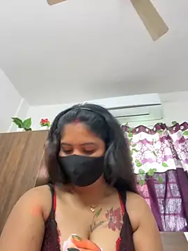 Snapshot of V-Hot-Sweti chatting on 10-25-25, 06:23 V-Hot-Sweti online show from 10-25-25, 06:23