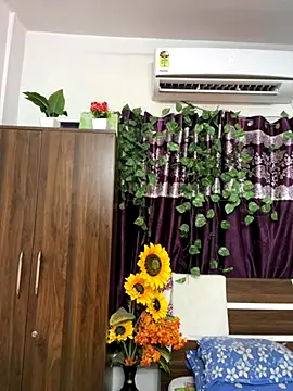 V-Hot-Sweti online show from 10-29-25, 05:23