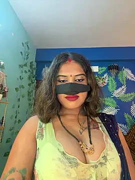 Snapshot of V-Hot-Sweti chatting on 07-13-26, 05:56 V-Hot-Sweti online show from 07-13-26, 05:56