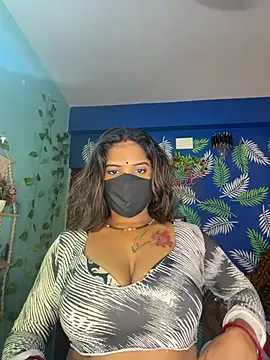 Snapshot of V-Hot-Sweti chatting on 07-08-26, 06:08 V-Hot-Sweti online show from 07-08-26, 06:08