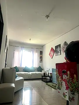 zaracollins01 online show from 12-14-25, 04:45