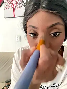 zaracollins01 online show from 10-23-25, 01:54