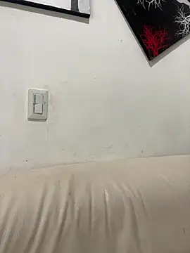 zaracollins01 online show from 10-22-25, 02:05