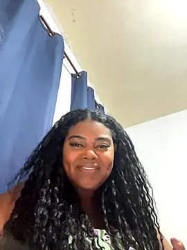 Snapshot of LunaSthena chatting on 10-18-25, 01:51 LunaSthena online show from 10-18-25, 01:51
