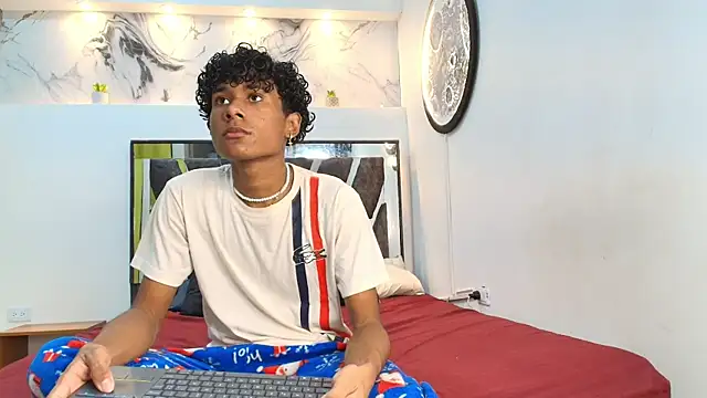 LONDON BOYS1 online show from 10-13-25, 01:29