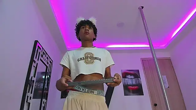 LONDON BOYS1 online show from 10-08-25, 07:36