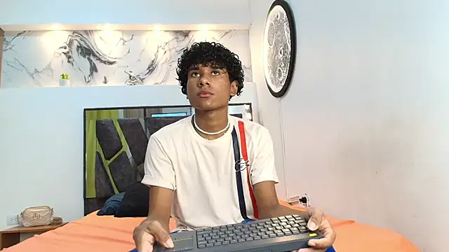 LONDON BOYS1 online show from 10-14-25, 01:17