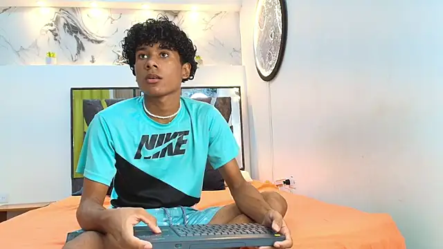 LONDON BOYS1 online show from 10-15-25, 01:15