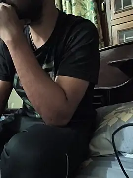 Snapshot of hunk7714 chatting on 11-22-25, 05:34 hunk7714 online show from 11-22-25, 05:34