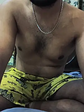 Snapshot of hunk7714 chatting on 11-18-25, 07:39 hunk7714 online show from 11-18-25, 07:39