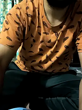 Snapshot of hunk7714 chatting on 10-17-25, 05:37 hunk7714 online show from 10-17-25, 05:37