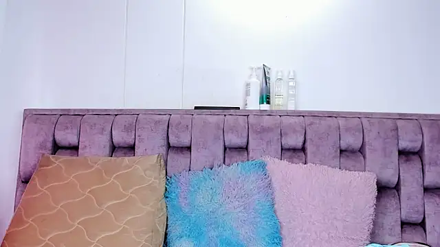 Snapshot of Alexa-Hunter chatting on 02-07-26, 08:06 Alexa-Hunter online show from 02-07-26, 08:06