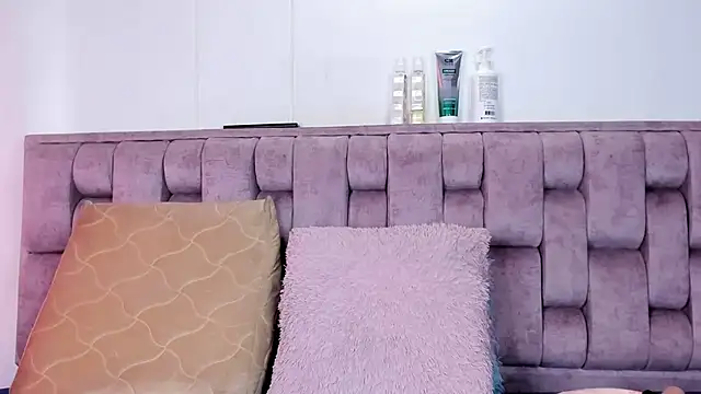 Snapshot of Alexa-Hunter chatting on 02-16-26, 08:07 Alexa-Hunter online show from 02-16-26, 08:07