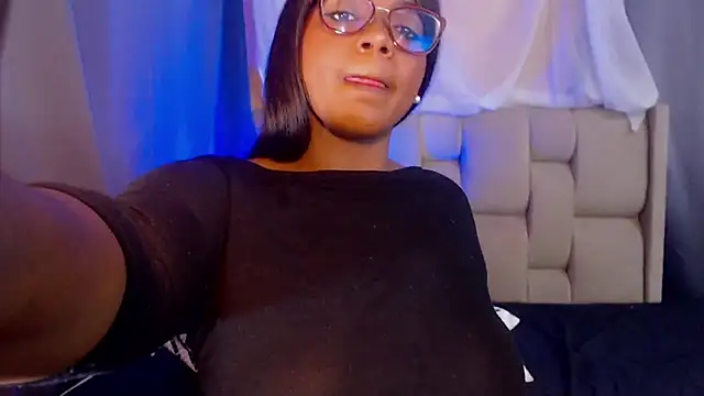 Snapshot of Mimi_Gil chatting on 02-13-26, 12:21 Mimi Gil online show from 02-13-26, 12:21