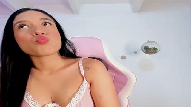 violet 77711 online show from 02-24-26, 11:38