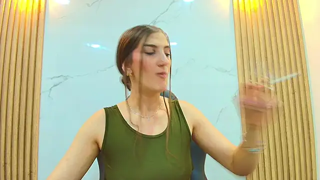Dafne castro  online show from 06-29-26, 05:56