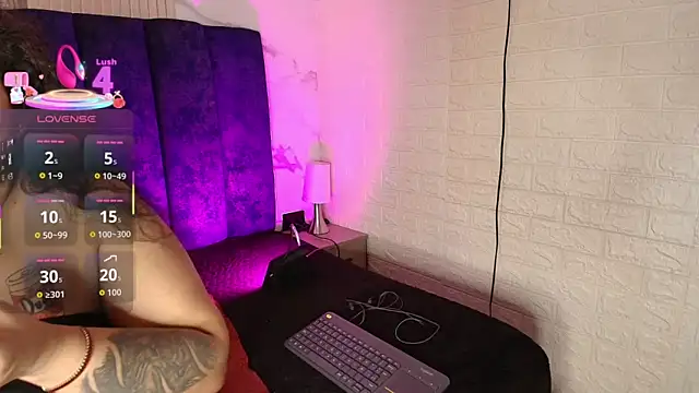 yunkeyc online show from 12-23-25, 02:11