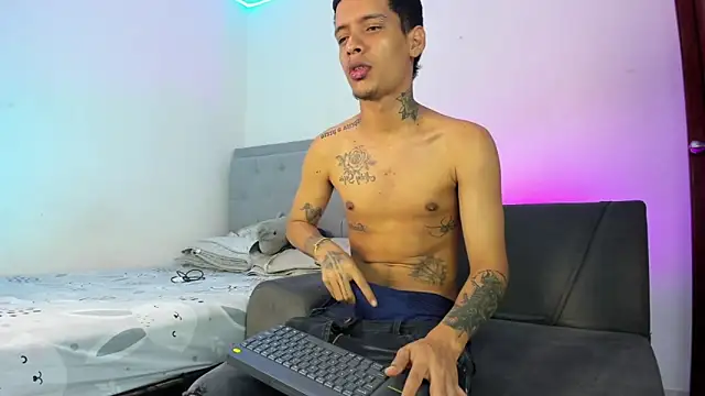 twinkDuohot online show from 04-23-26, 03:13