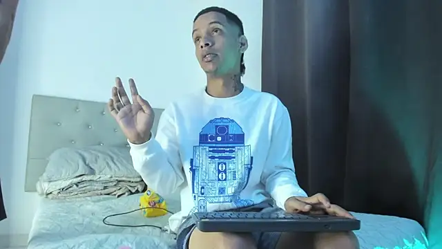 Snapshot of twinkDuohot chatting on 02-05-26, 08:10 twinkDuohot online show from 02-05-26, 08:10