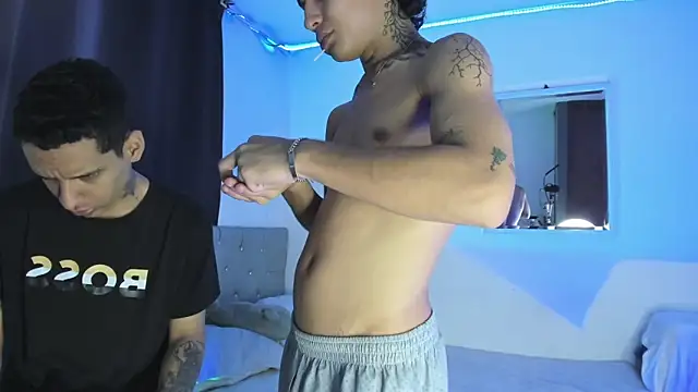 Snapshot of twinkDuohot chatting on 01-18-26, 10:57 twinkDuohot online show from 01-18-26, 10:57