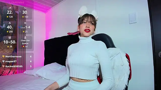 sophia arevalo online show from 10-21-25, 03:28