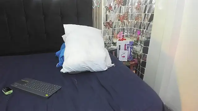 sophia arevalo online show from 04-11-26, 07:45