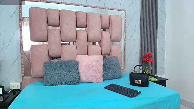 SofiaSommers online show from 09-19-25, 07:18