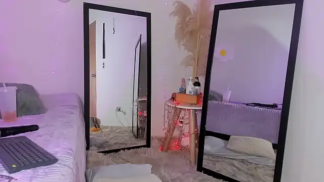 Naomi Flame online show from 09-23-25, 07:10