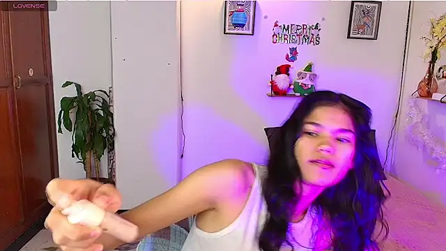 emycarver09 online show from 12-05-25, 11:53