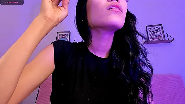 emycarver09 online show from 02-12-26, 10:48