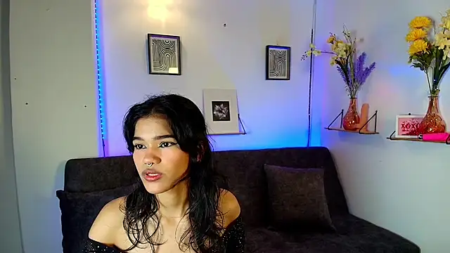 Snapshot of emycarver09 chatting on 09-10-25, 12:26 emycarver09 online show from 09-10-25, 12:26