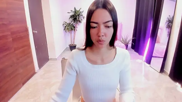 Snapshot of fox_valerie chatting on 10-14-25, 02:50 fox valerie online show from 10-14-25, 02:50