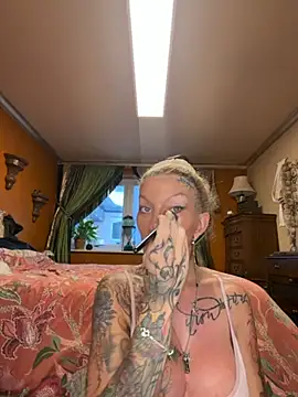Snapshot of xl_uk_top_trans chatting on 06-19-26, 07:47 xl uk top trans online show from 06-19-26, 07:47