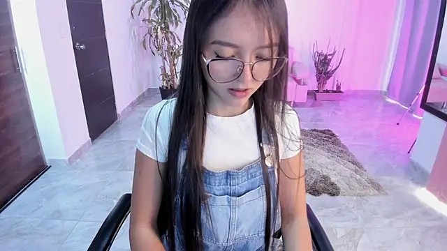 Snapshot of bella_fox_1 chatting on 04-30-26, 02:46 bella fox 1 online show from 04-30-26, 02:46