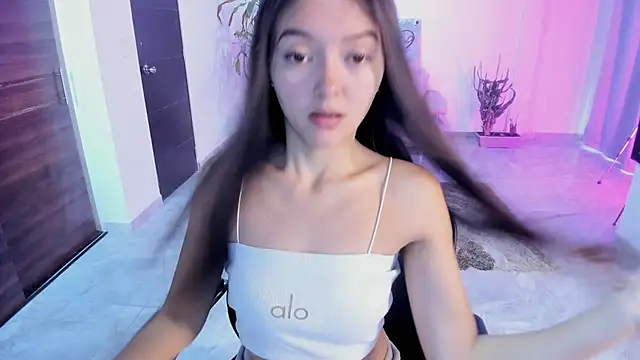Snapshot of bella_fox_1 chatting on 05-20-26, 02:25 bella fox 1 online show from 05-20-26, 02:25