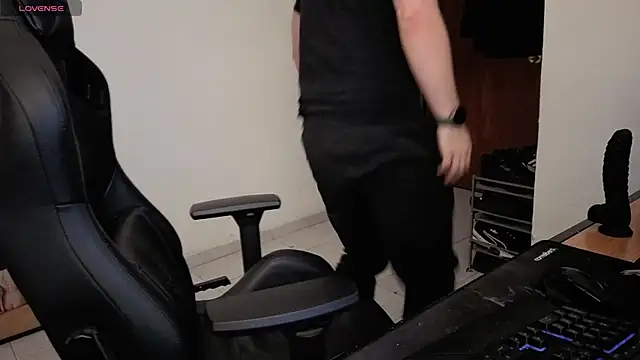 Paul00474 online show from 09-30-25, 08:04