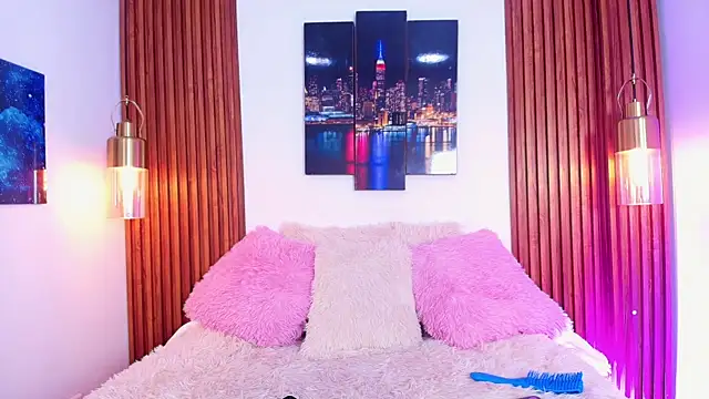 Emily Vaughan online show from 10-06-25, 03:29