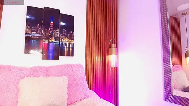 Emily Vaughan online show from 09-19-25, 03:21