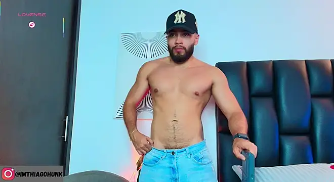 Snapshot of ThiagoHunk chatting on 05-21-26, 04:32 ThiagoHunk online show from 05-21-26, 04:32
