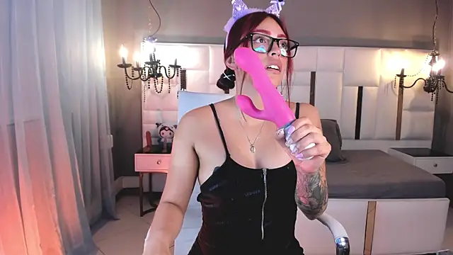 MAGIC CLOEH online show from 10-17-25, 07:48